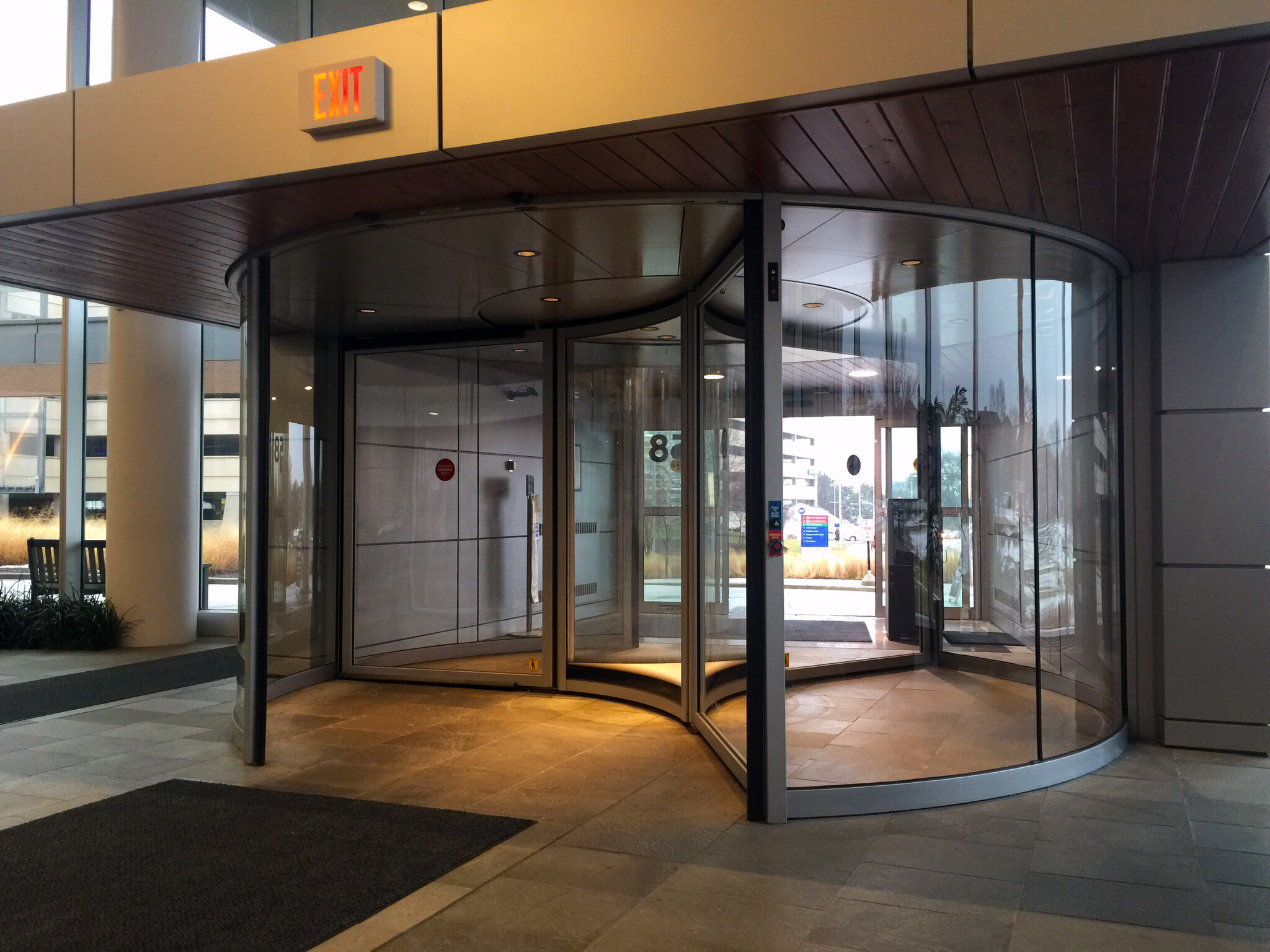 Wisconsin Hospitals Use Boon Edam Revolving Doors in Special, Double
